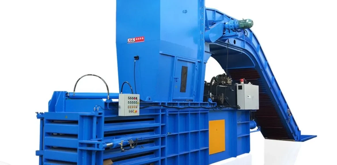 Horizontal recycling baler with conveyor feeding system