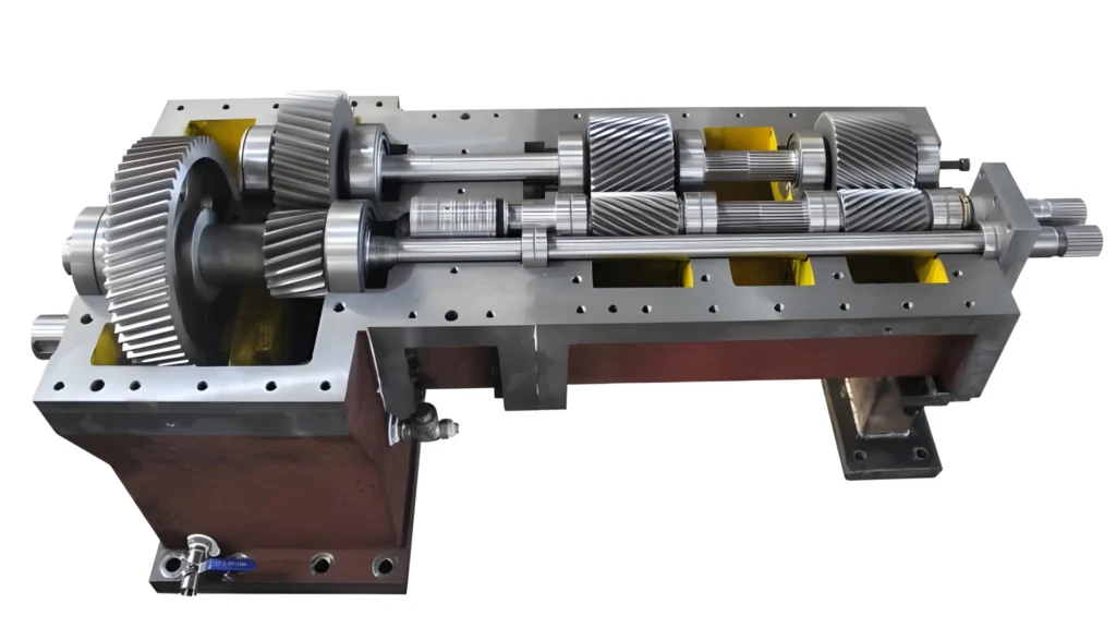 High-torque distribution gearbox for the twin-screw extruder