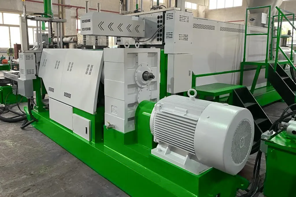 Крупный план лицевой поверхности матрицы гранулятора