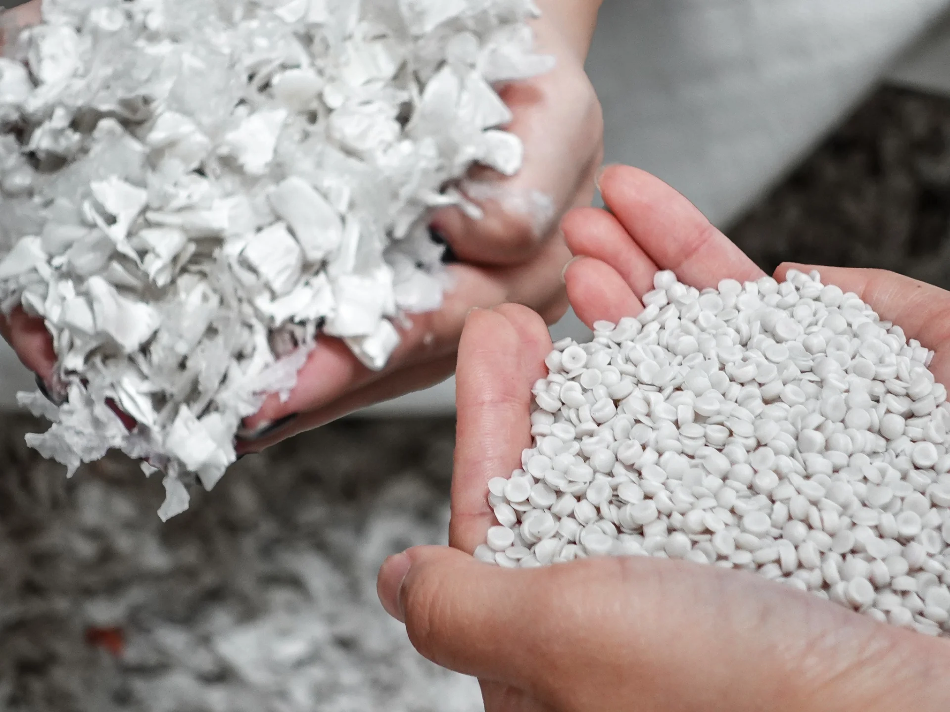 Graue PVC recycelte Kunststoffpellets