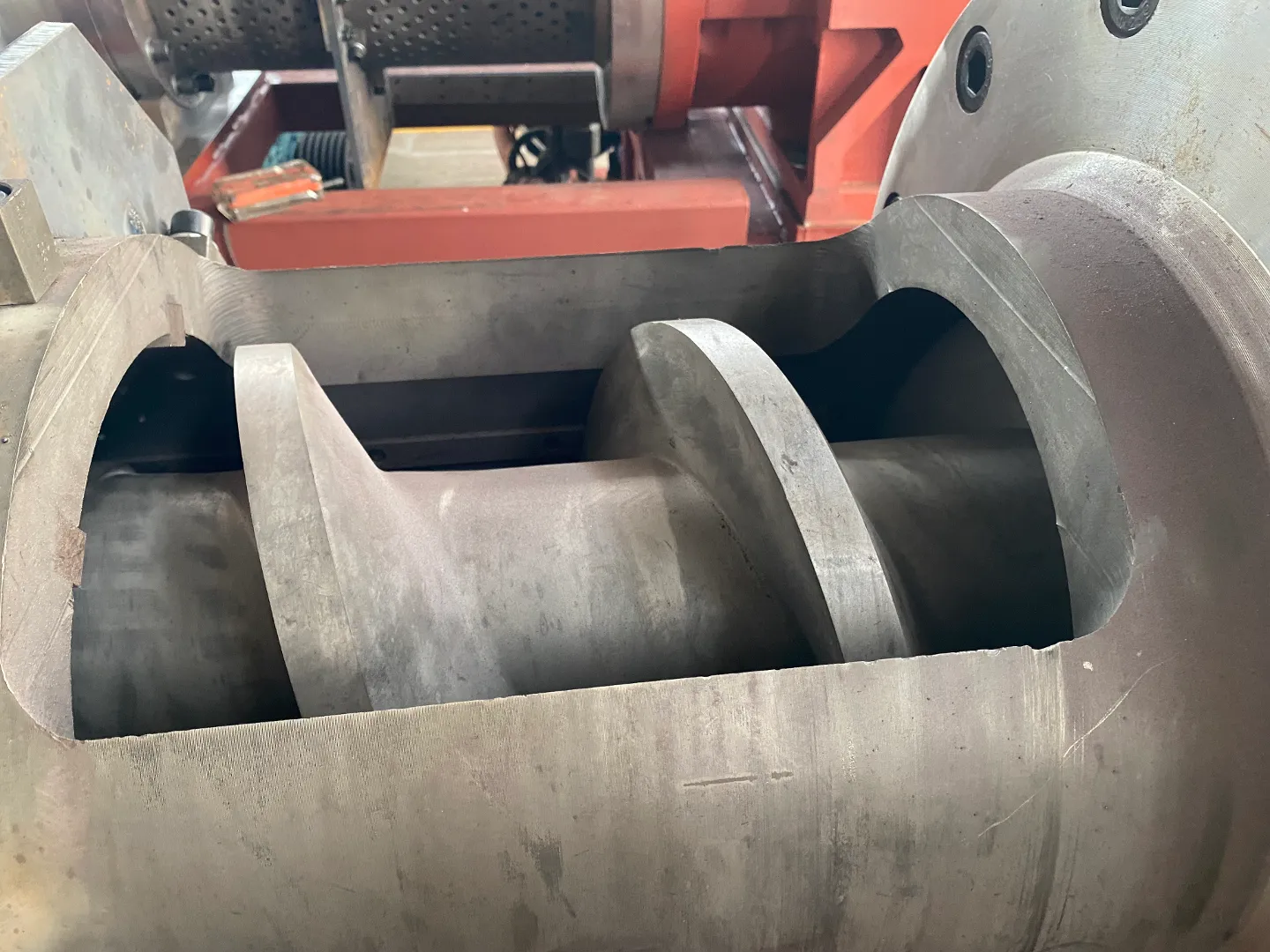 Heavy-duty nitrided alloy dewatering screw and barrel